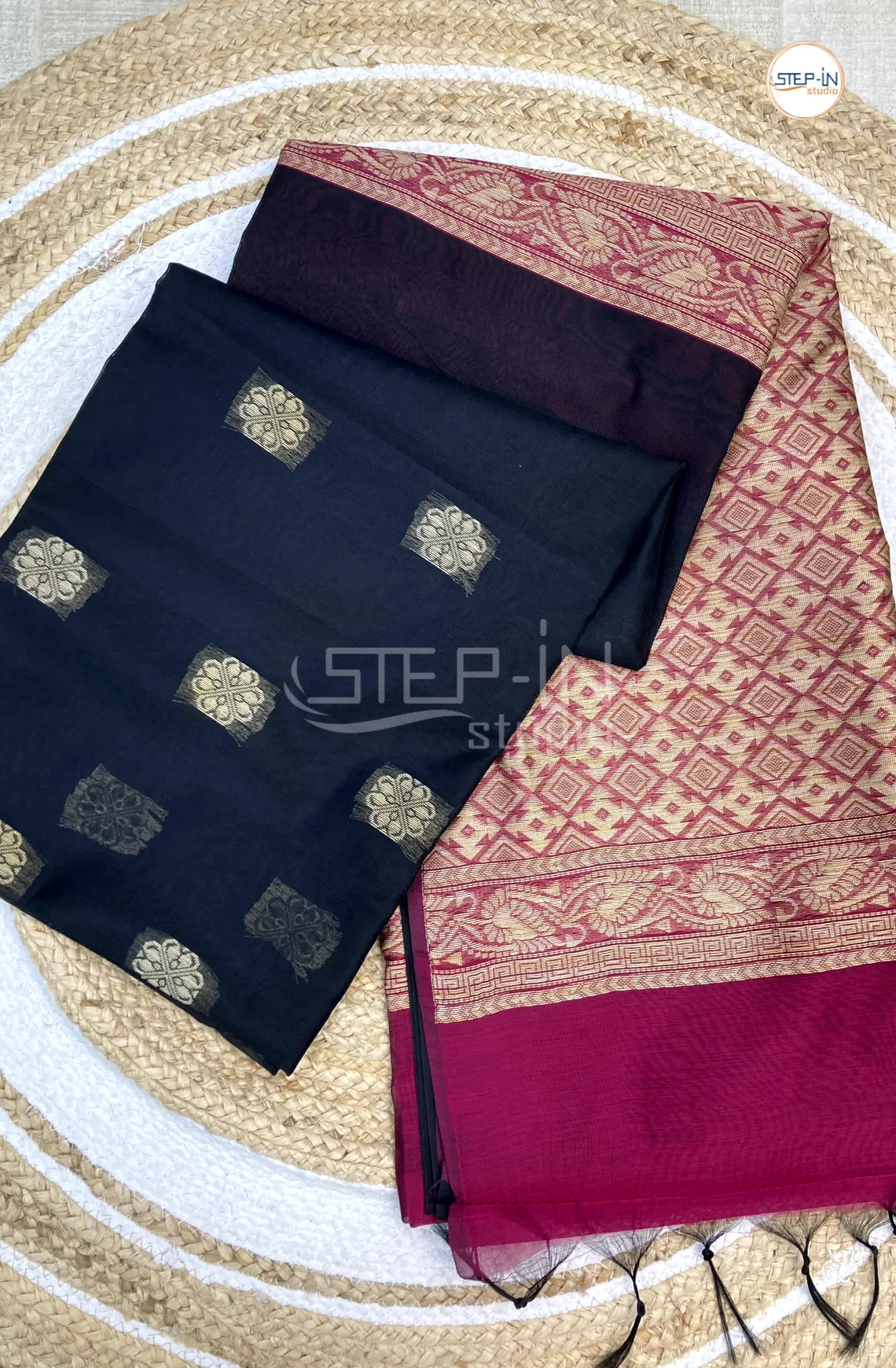 Silk Cotton Saree With Floral Body - Black with Pink