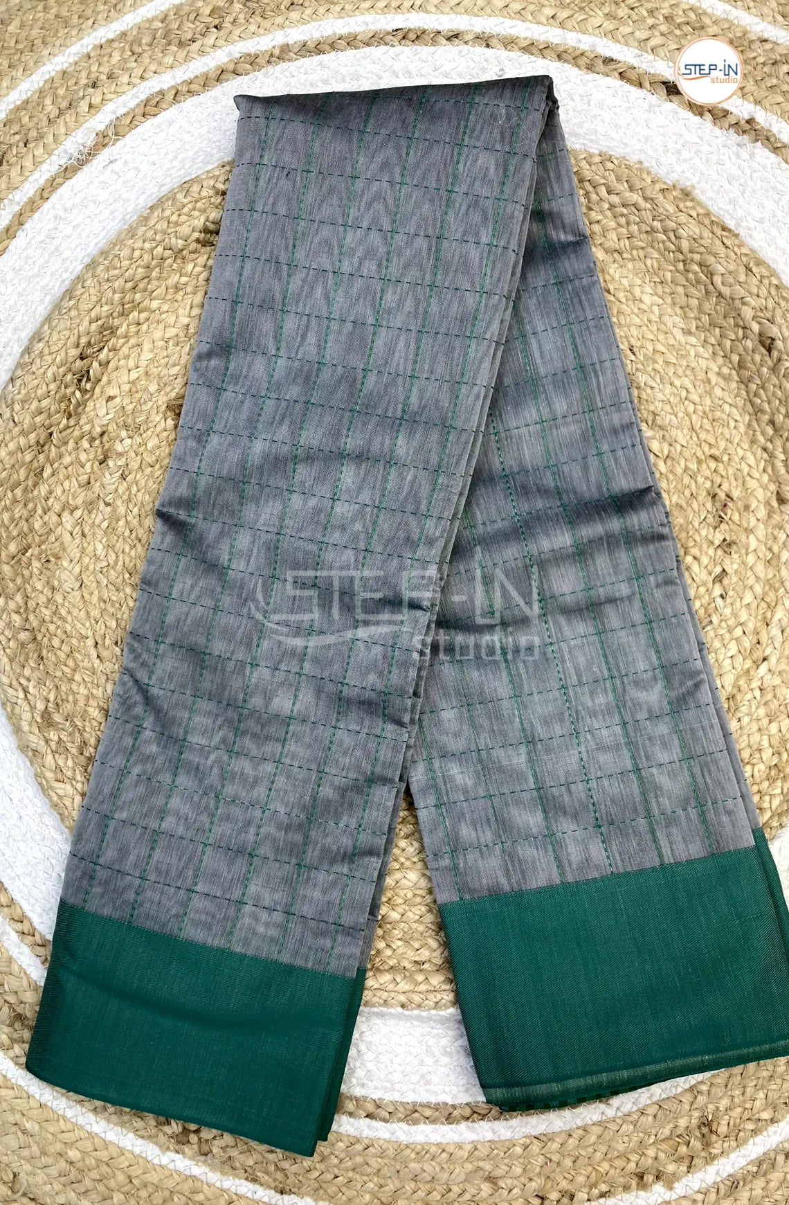 Silk Cotton Saree With Mini Checked Body - Grey with Green
