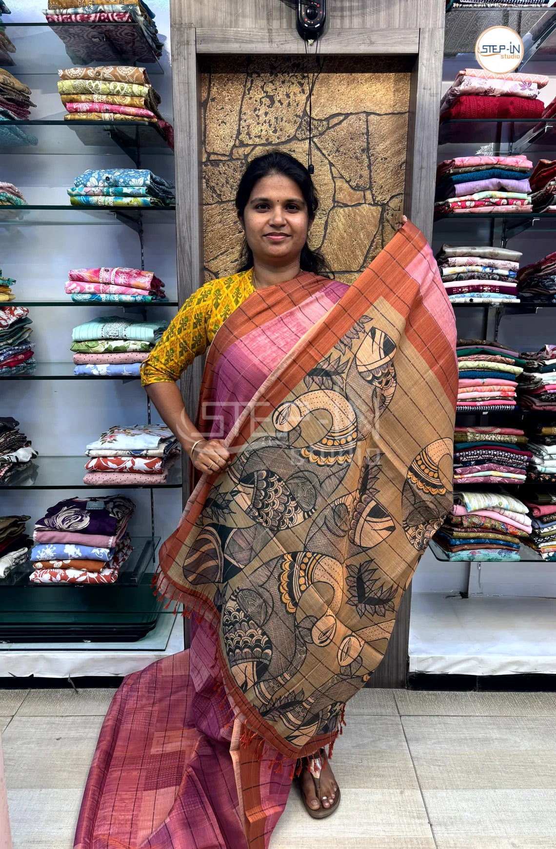 Soft Khadi Cotton Saree With Shibori Printed With Contrast Pallu & Blouse - Pink