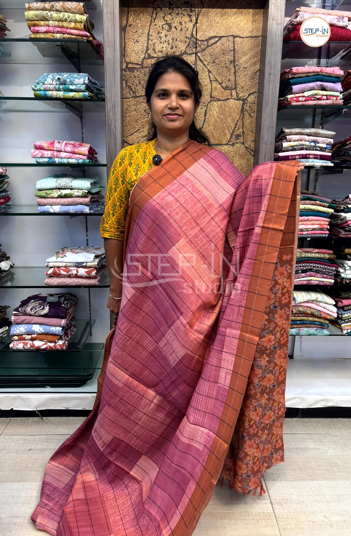 Soft Khadi Cotton Saree With Shibori Printed With Contrast Pallu & Blouse - Pink