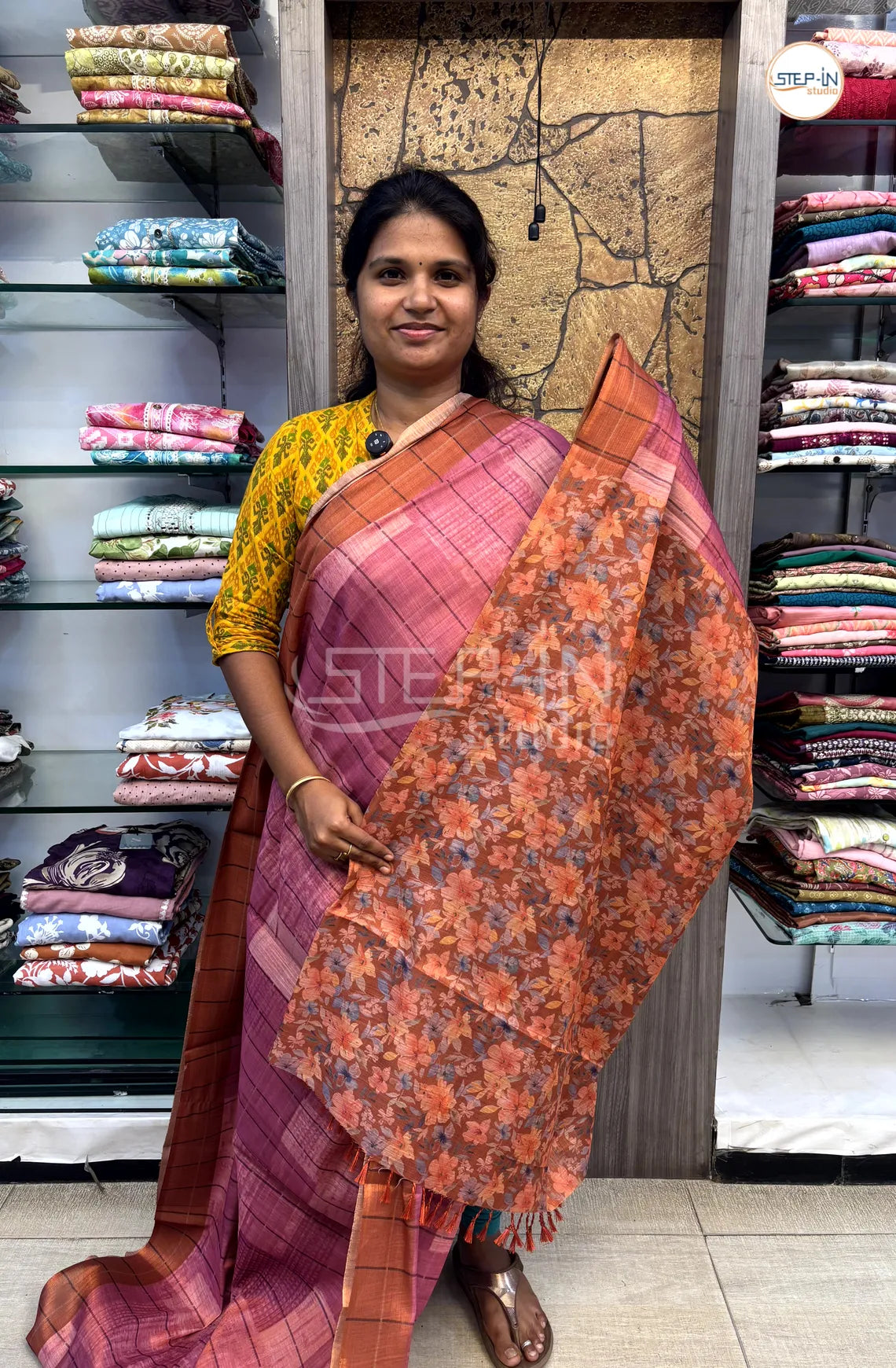 Soft Khadi Cotton Saree With Shibori Printed With Contrast Pallu & Blouse - Pink