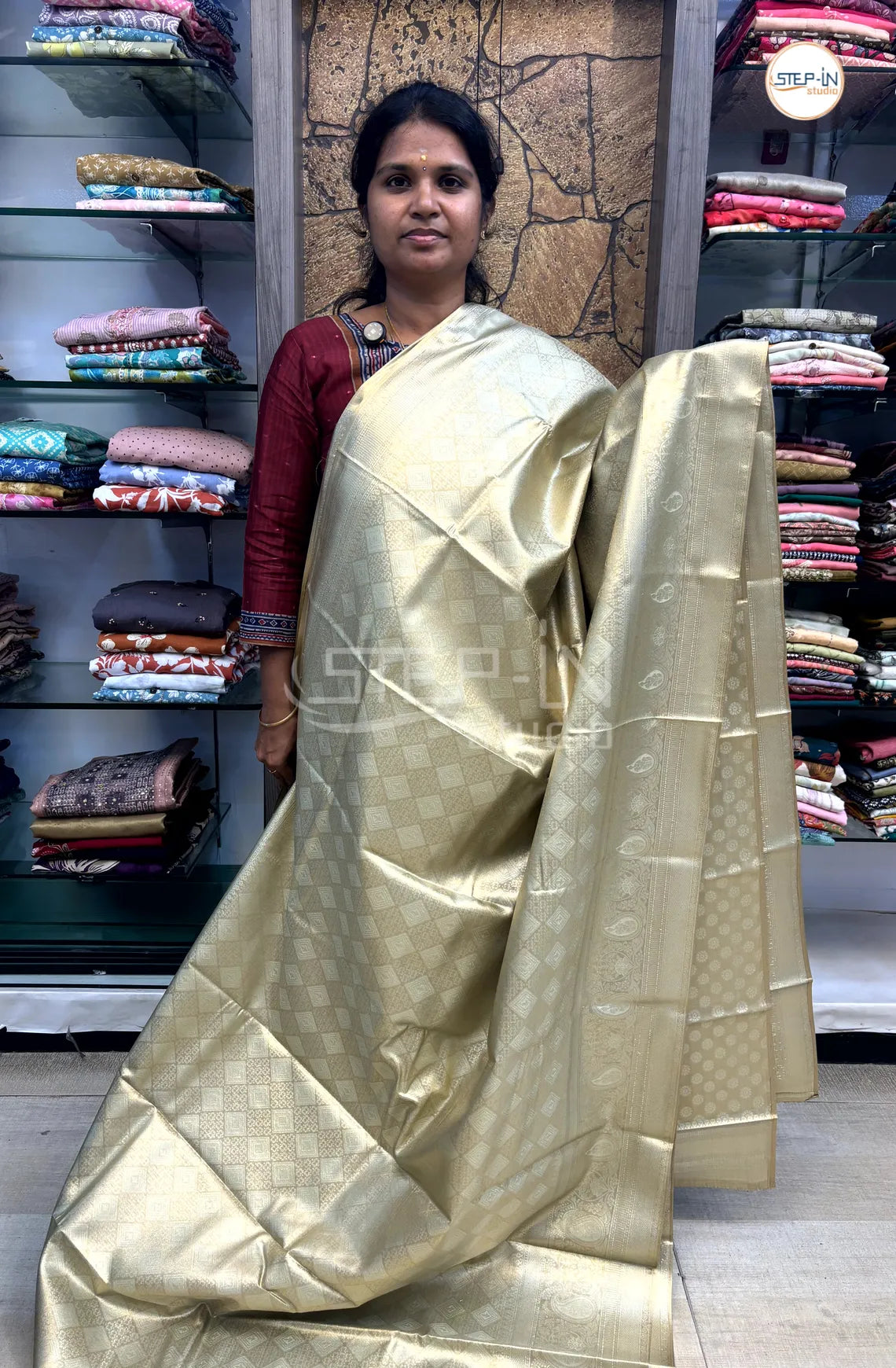 Tissue Silver Zari Weaving Saree With Self Pallu & Blouse - Cream