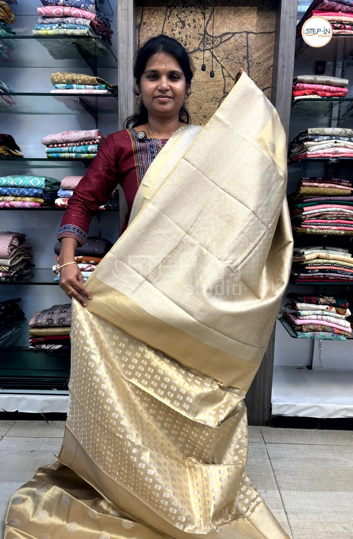 Tissue Silver Zari Weaving Saree With Self Pallu & Blouse - Pastel white