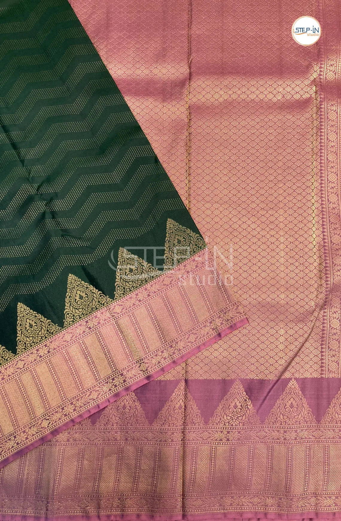 Floral Motif Design Soft Silk Saree With Contrast Boluse and Pallu - Green & Lavender