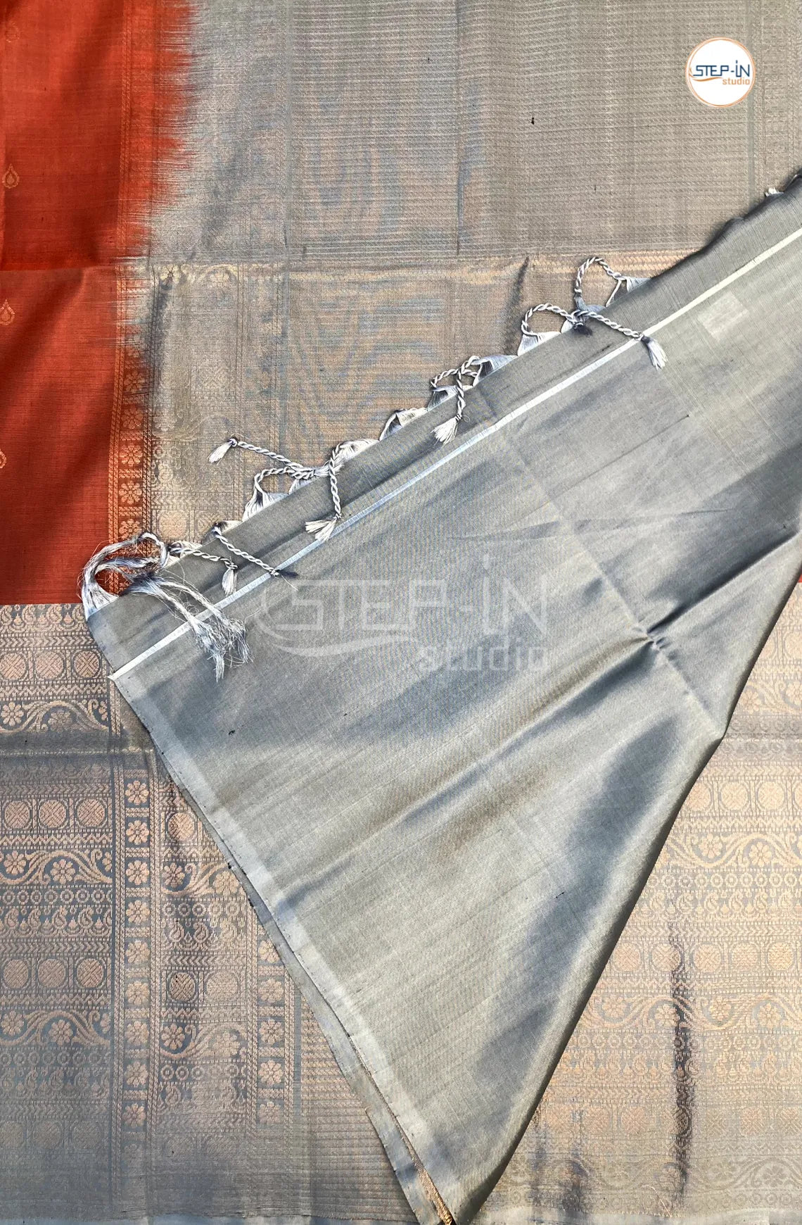 Maroon & Grey Floral Design Soft Silk Saree With Contrast Blouse and Intricate Zari Big Design Border & Design Pallu