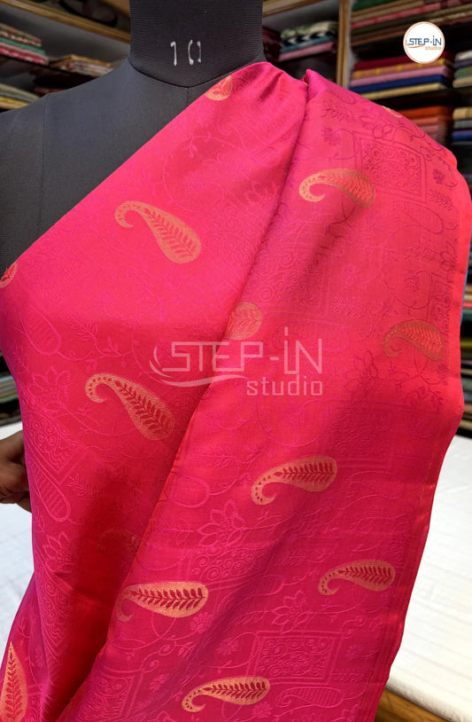 Pink Gold Zari Mango Design Soft Silk Saree With Contrast Boluse and Pallu