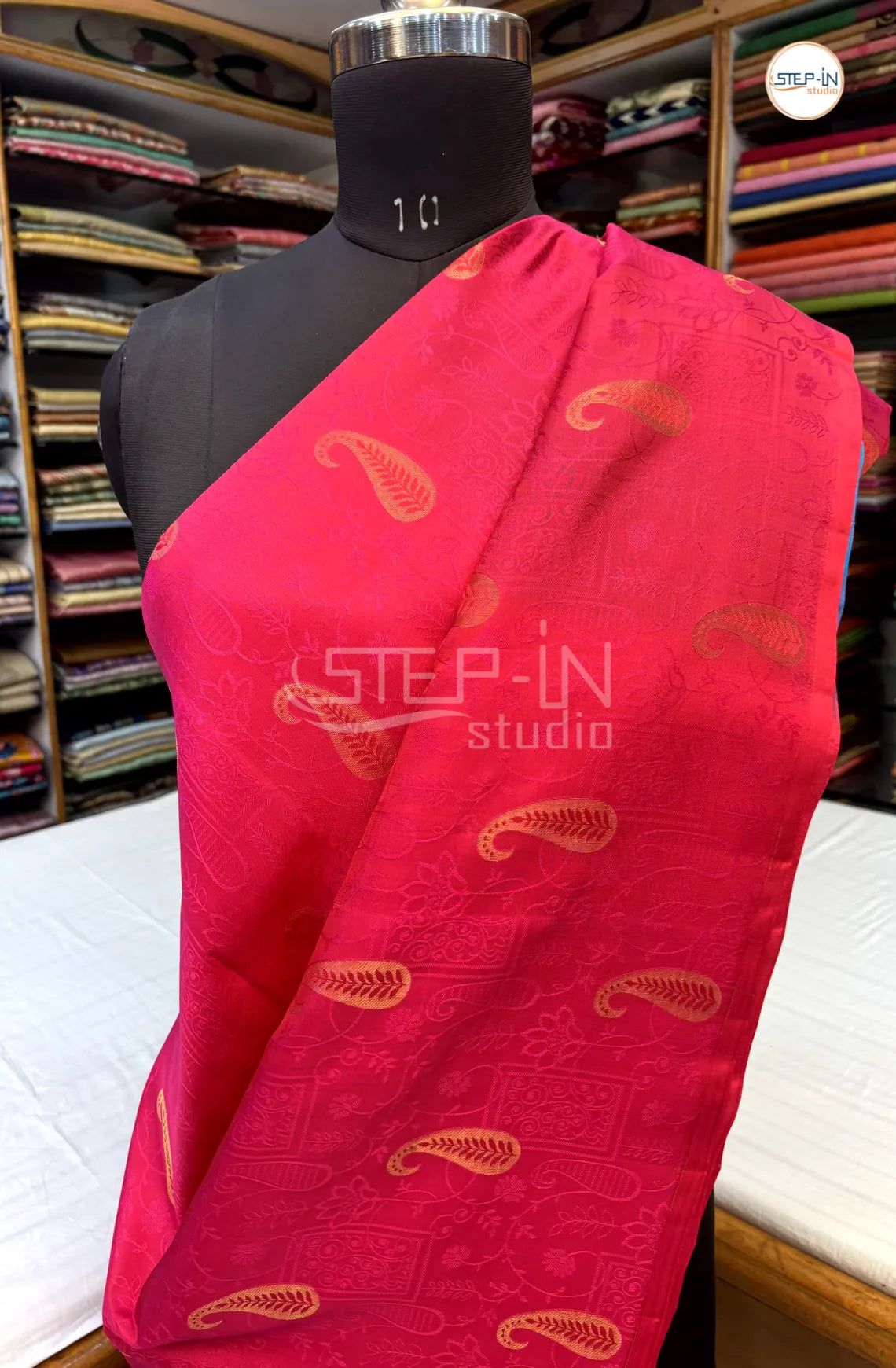 Pink Gold Zari Mango Design Soft Silk Saree With Contrast Boluse and Pallu