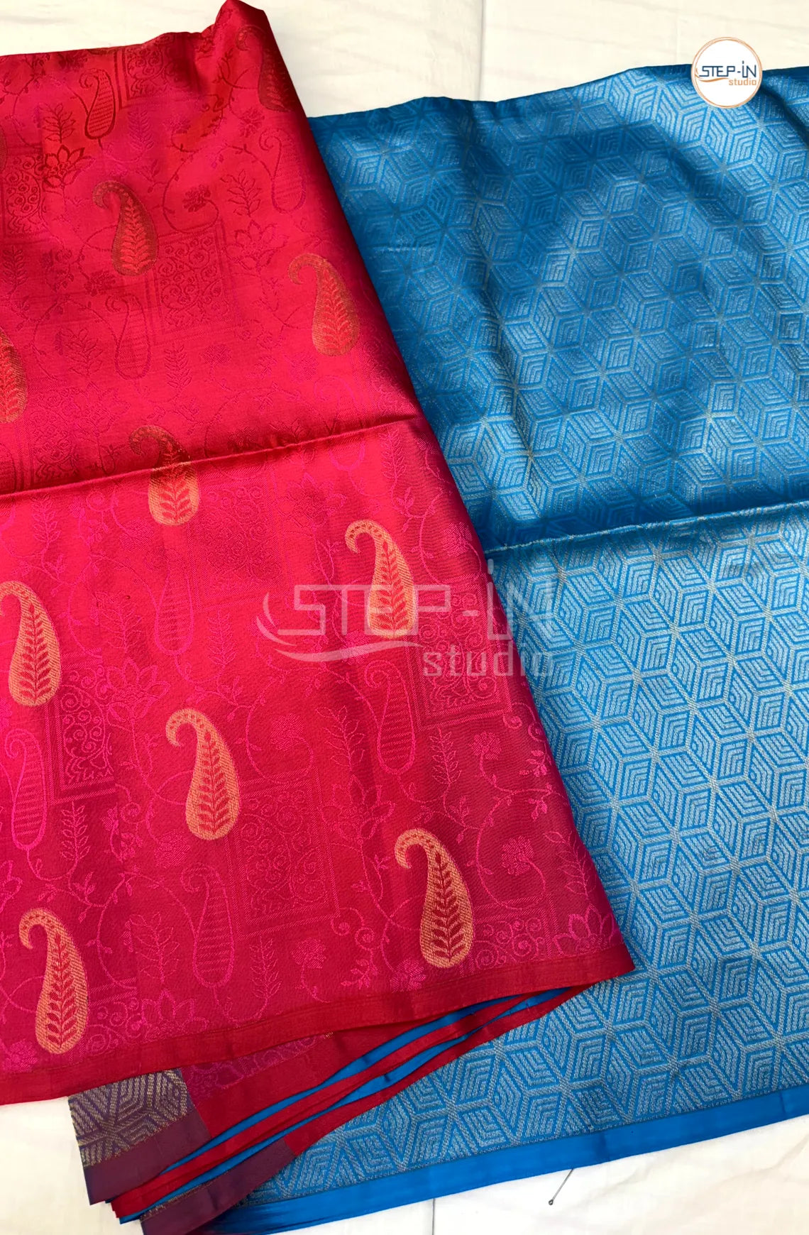 Pink Gold Zari Mango Design Soft Silk Saree With Contrast Boluse and Pallu